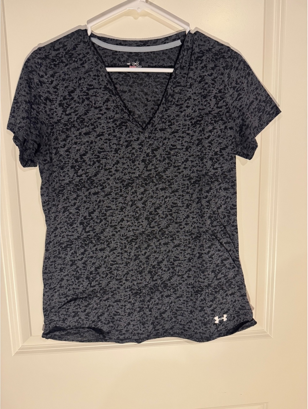 Under Armour HeatGear Women's Black and Gray Athletic T-Shirt Size Large